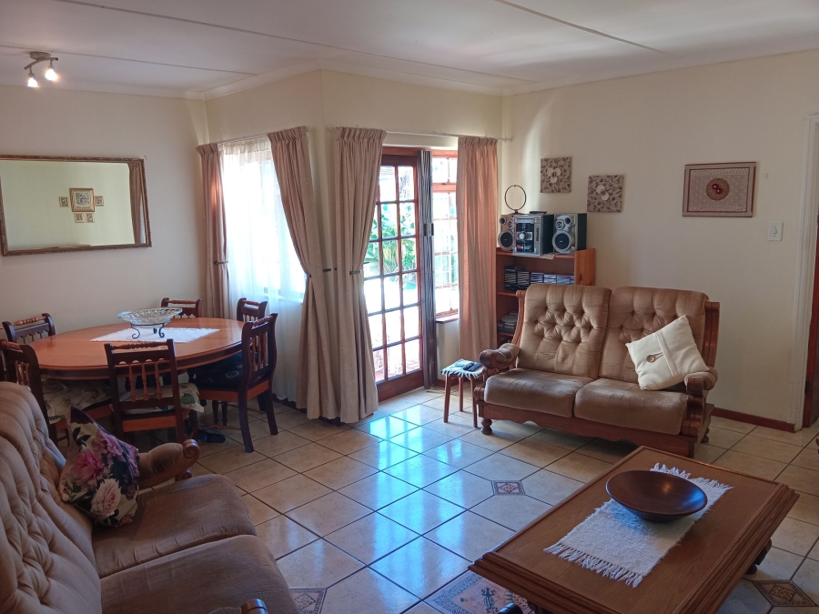 3 Bedroom Property for Sale in Heiderand Western Cape